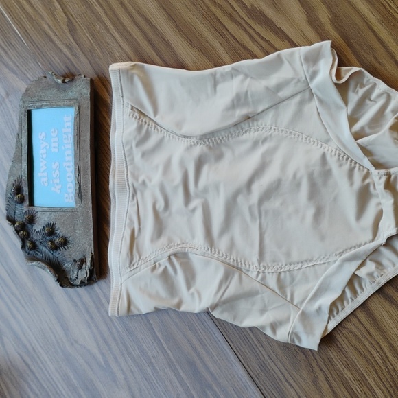 Maidenform Beige Firm Tummy Control High Waist Shaping Brief NUC SZ Small - Picture 9 of 16